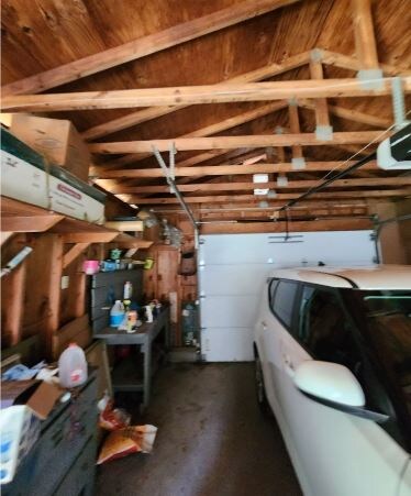 Foto del edificio - 719 Thrush Ave