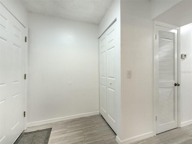 Building Photo - 3319 Laurel View Dr