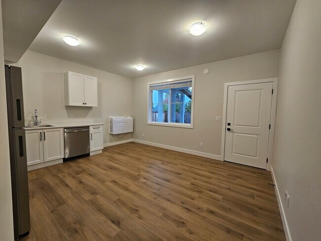 Building Photo - 46058 Bonny Ave