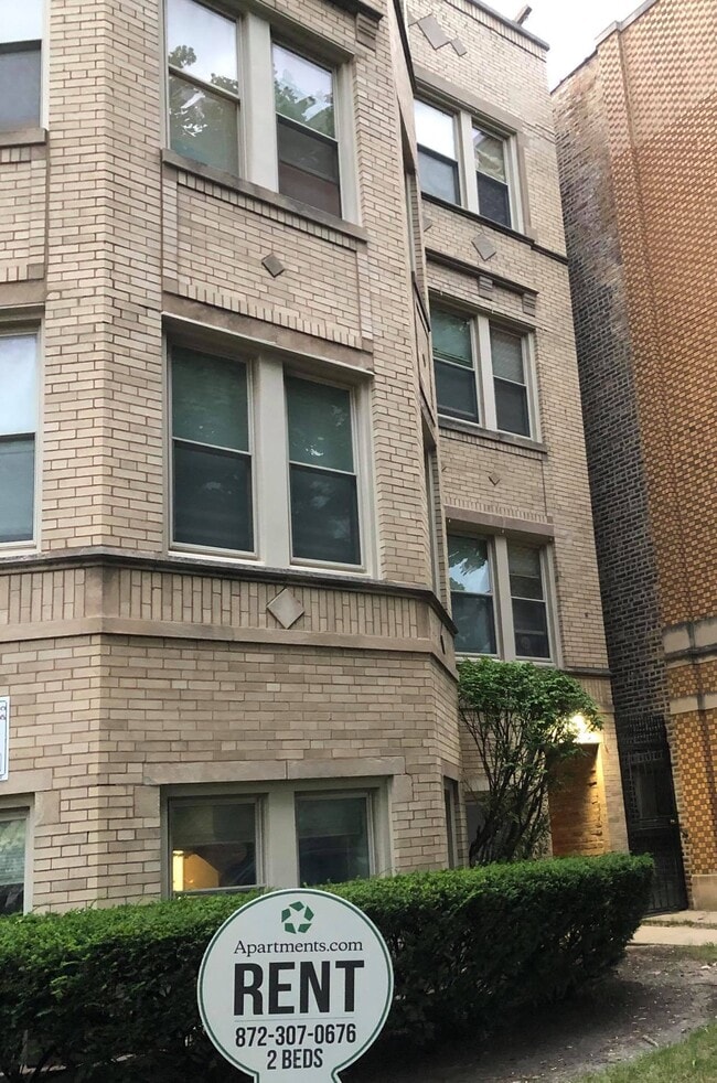 Foto del edificio - 6034 N Fairfield Ave