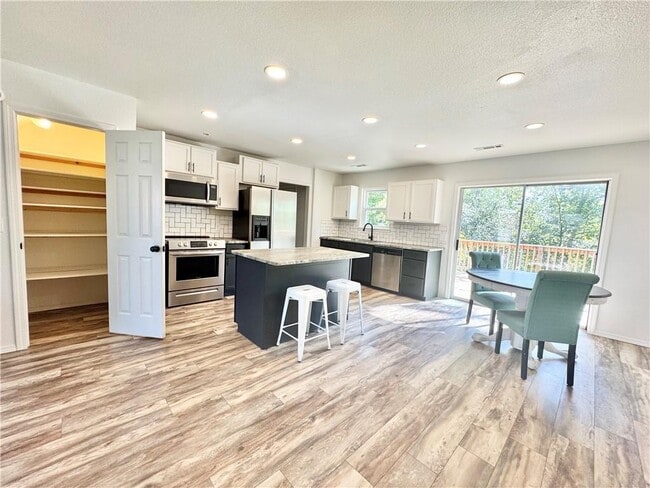 Foto del edificio - 507 Braithwaite St
