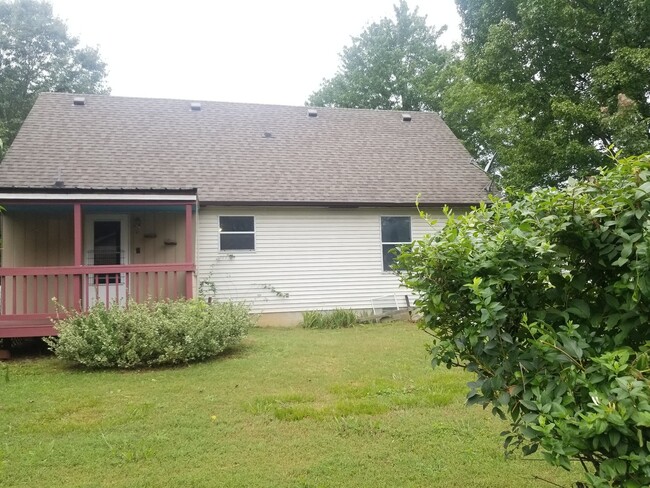 Building Photo - 300 E Sagefield Dr