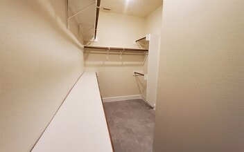 Building Photo - 2906 Humble Dr