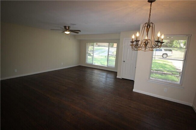 Building Photo - Totally Renovated 3-Bedroom, 2-Bath Home i...