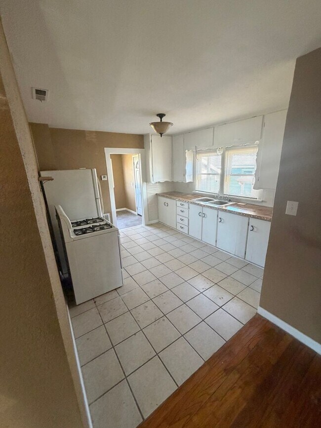 Foto del edificio - 1807 W Lincoln St