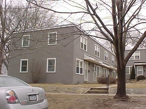 Primary Photo - Madison Townhouses