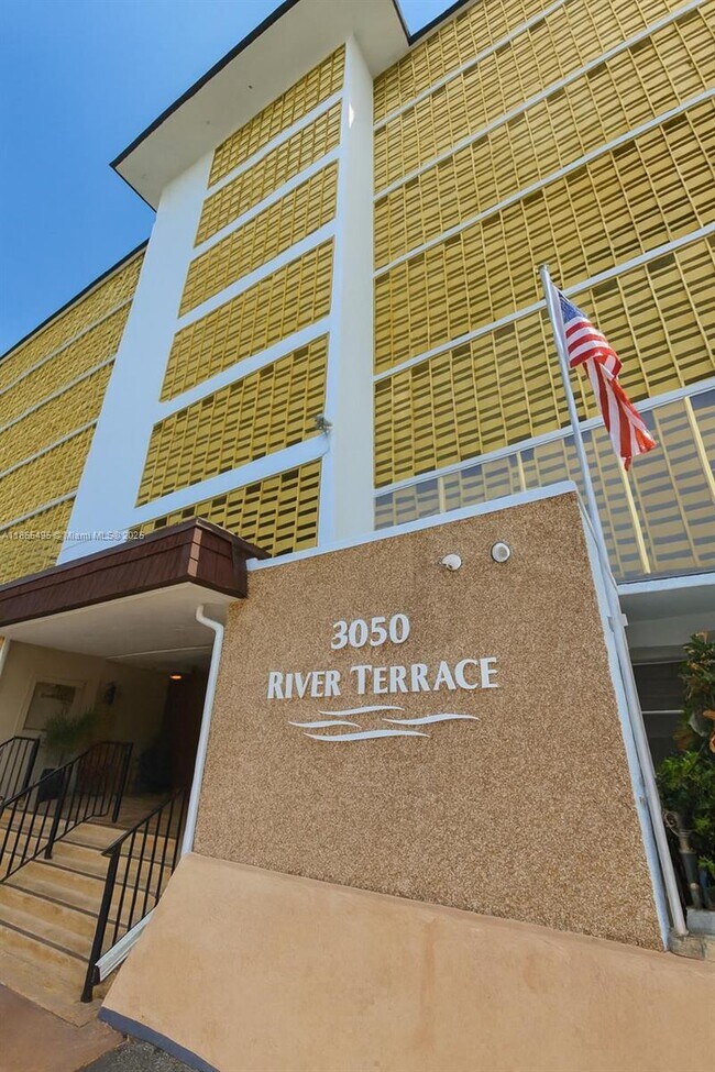 Foto del edificio - 3050 NE 16th Ave