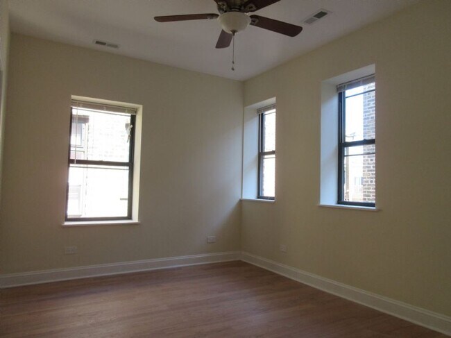 Foto del edificio - 7603 N Sheridan Rd