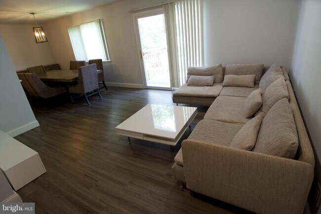Foto del edificio - 45 Buttonwood Rd