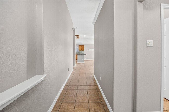 Foto del edificio - 5114 Spring Brook Dr