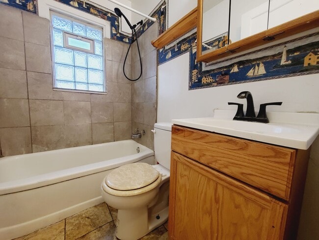 Building Photo - 1 bed 1 bath Apartment
