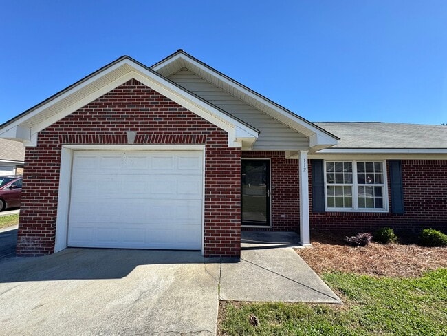 Building Photo - 110-112 Lyons Dr NW