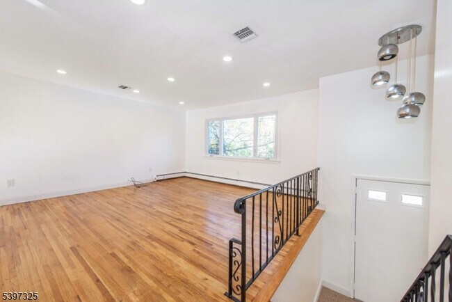 Foto del edificio - 4 Maureen Ct