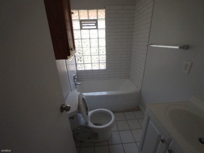 Building Photo - 2 br, 2 bath House - 2311 33rd St