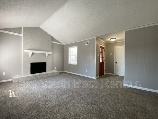 Building Photo - 48 Sullivan Dr