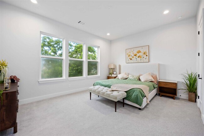 Building Photo - 6109 Campo Vista Dr