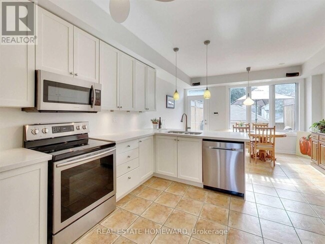 Building Photo - 23 Belleville St