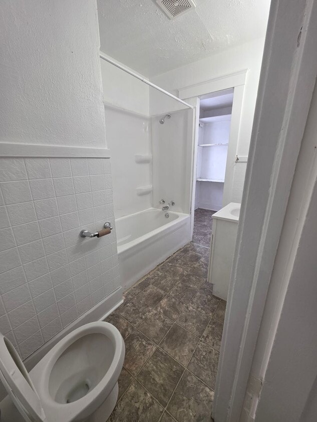 Foto del edificio - 402 S Gardiner Ave