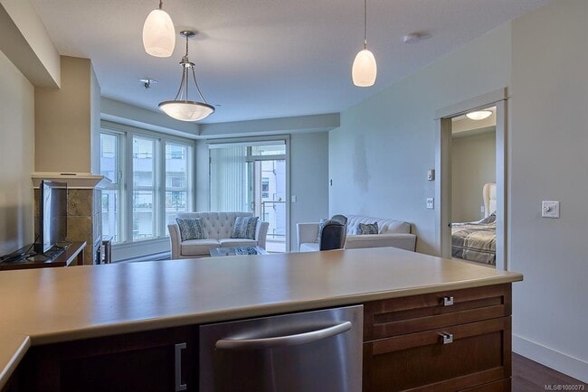 Building Photo - 6310 Mcrobb Ave