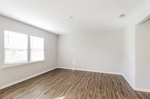 Building Photo - 907 Pebble Blvd