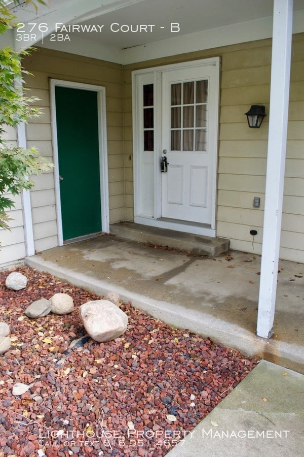 Building Photo - Three Bedroom Duplex in Plainwell