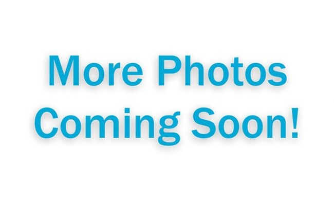 Building Photo - 3 bedroom 1 bath house with an extra bonus...