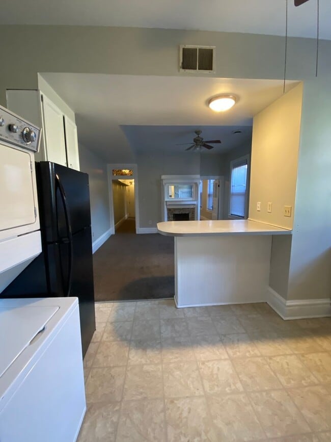 Photo - 1309 E Carson St Apartment