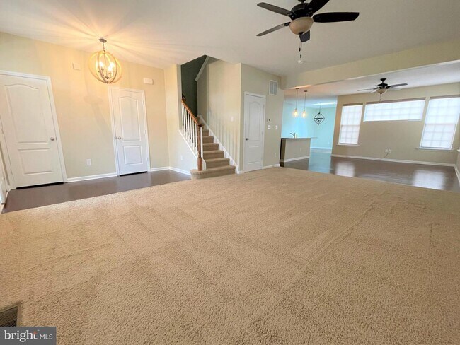Foto del edificio - 283 N Bayberry Pkwy