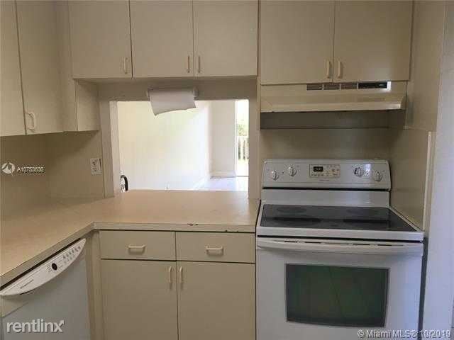Building Photo - 2 br, 1 bath Condo - 9970 N Kendall Dr 903-9