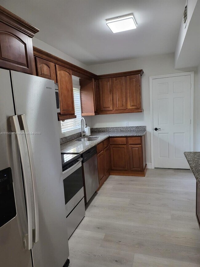 Foto del edificio - 2330 SW 31st Ave