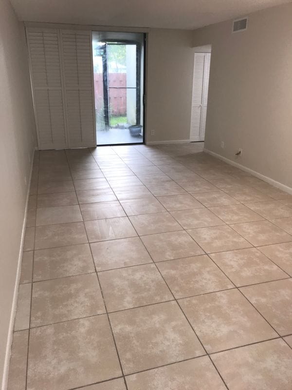 Foto del edificio - 216 Lake Pointe Dr