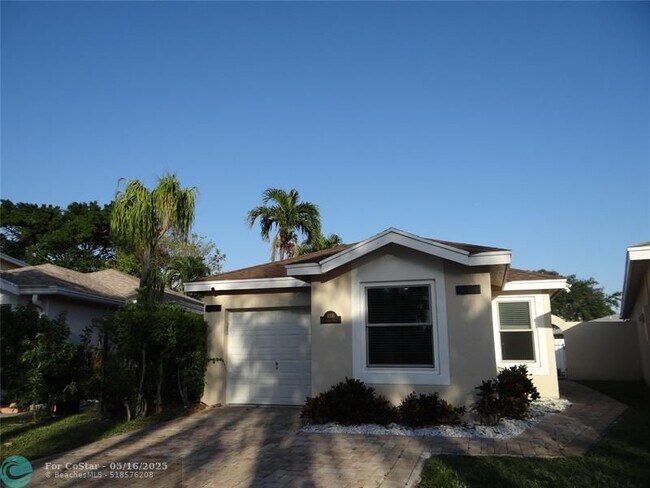 Building Photo - 4036 Eastridge Cir