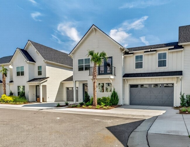 Building Photo - 405 Oak Hammock Ct