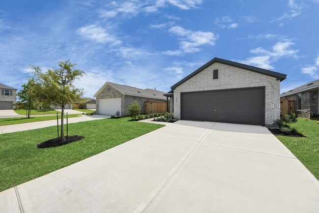Building Photo - 28607 Bottom Grass Trl