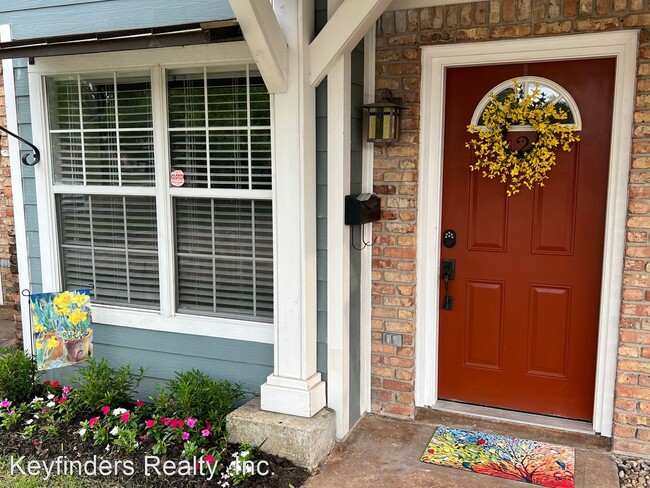 Foto del edificio - 2 br, 1.5 bath House - 12138 Coursey Blvd,...