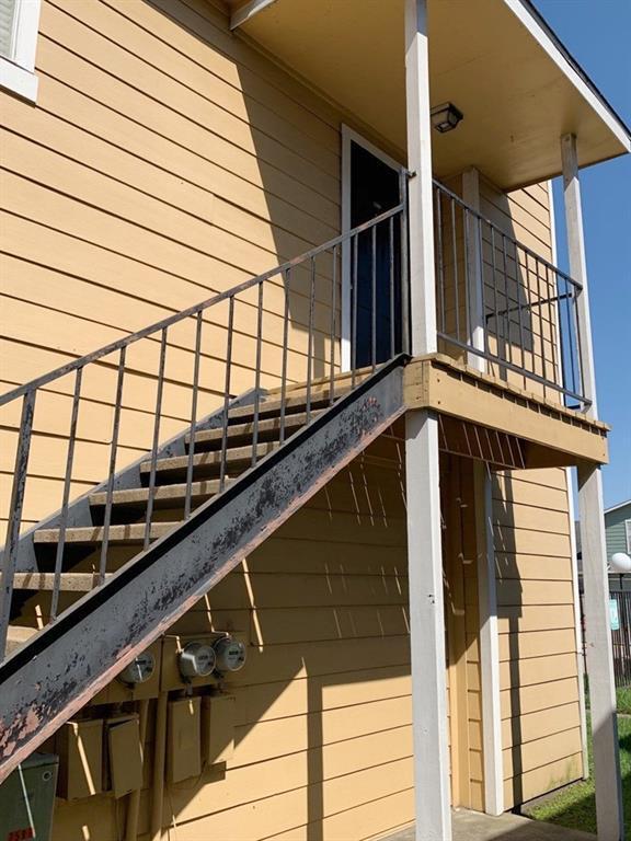 Primary Photo - 7589 Fallbrook Dr
