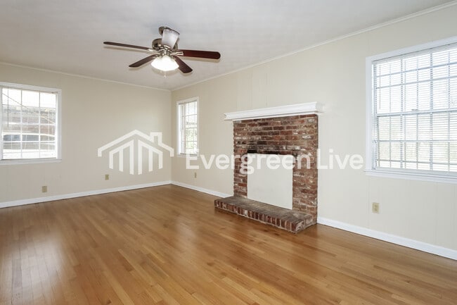 Foto del edificio - 4850 Summerlane Ave