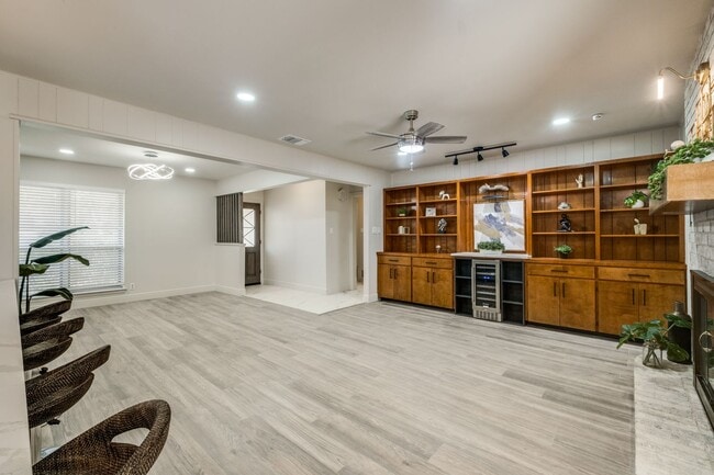 Building Photo - Updated 3BR Near Medical Center | Quartz Counters | Patio| Easy I-10 Access