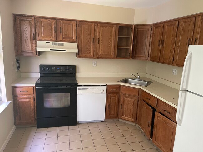 Kitchen - 575 S Dove Rd