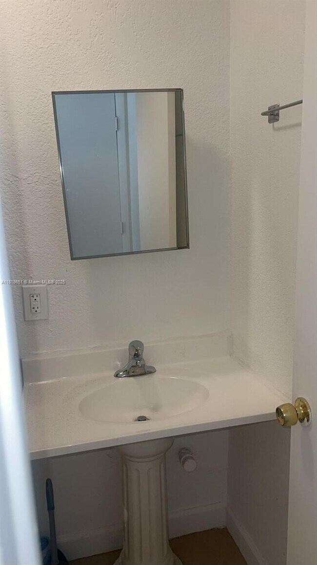 Foto del edificio - 4820 NW 9th Dr