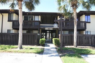 Building Photo - 56 Club House Dr