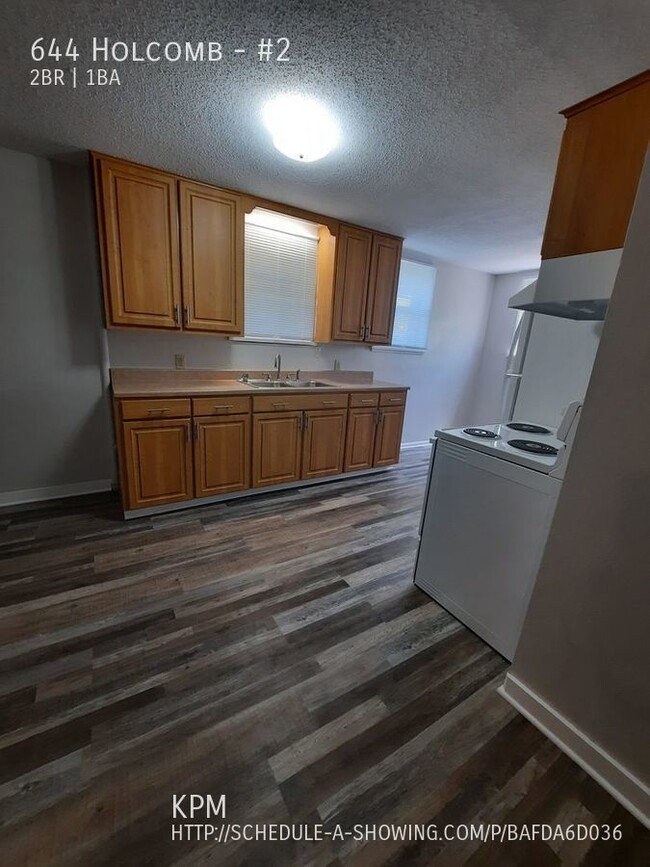 Building Photo - 2 BED | 1 BATH | DUPLEX | DOG FRIENDLY