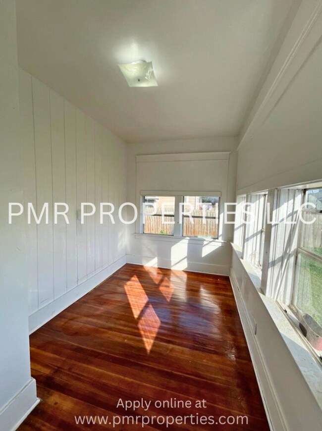 Foto del edificio - 4 Bedrooms/1 Bathroom House