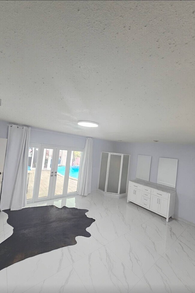 Foto del edificio - 2030 SW 23rd Ave