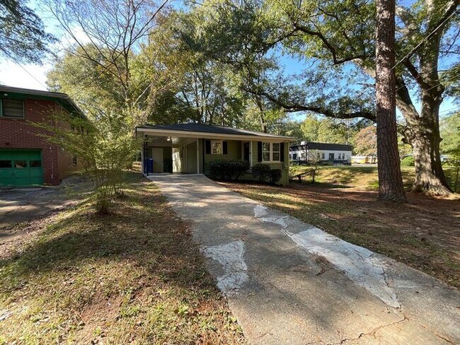 Foto del edificio - 728 Gary Rd NW