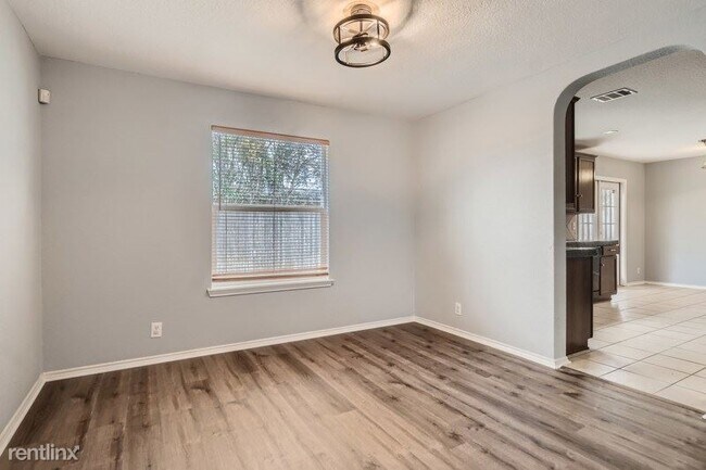 Building Photo - 3 br, 2.5 bath House - 701 Hollow Ridge UNIT