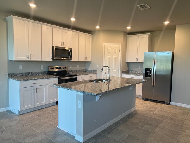 Building Photo - 433 Sarah Nicole Way