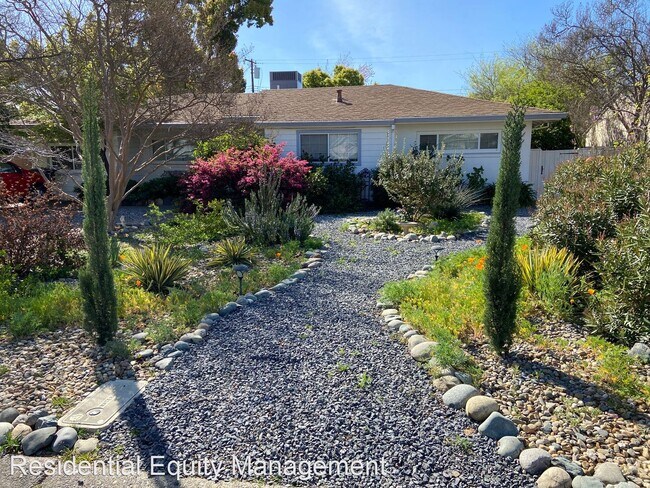 Building Photo - 3 br, 1 bath House - 1006 Melrose Avenue