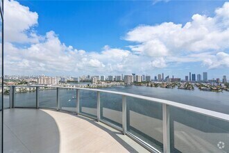 Building Photo - 17111 Biscayne Blvd