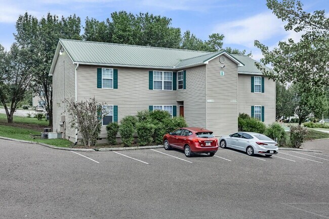 Foto del edificio - Move In Special: $300 OFF Rent + NO Admin Fee + 1/2 OFF Deposit